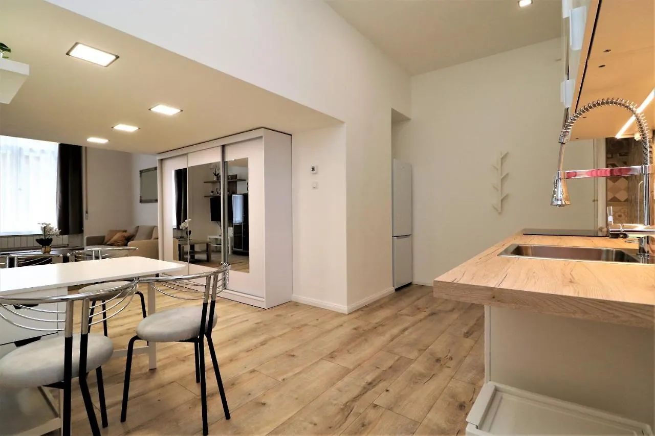 Roxy Studio 4A Budapeşte 0*,